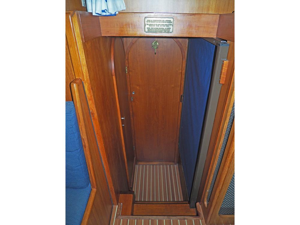 Aft cabin, Accommodation